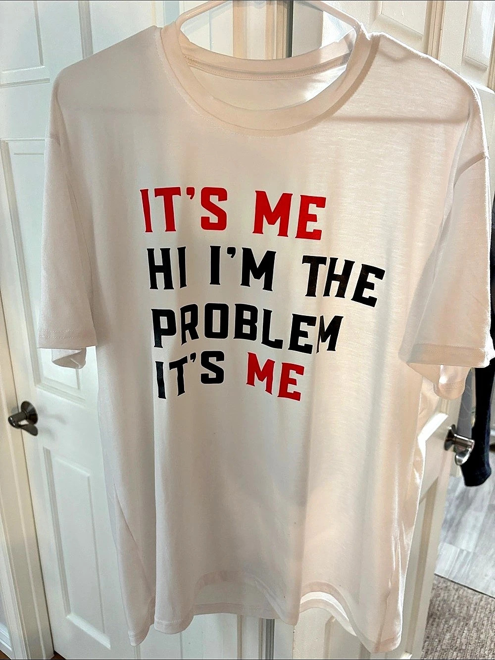 It's Me Graphic Short Sleeve Tee in White